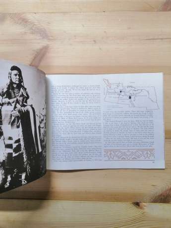 A Crown of Eagles. The Life-Stories of Ten Famous American Indians with Notes on Indian Tribes Mentioned in the Stories - Anne Covell Newton 1982
